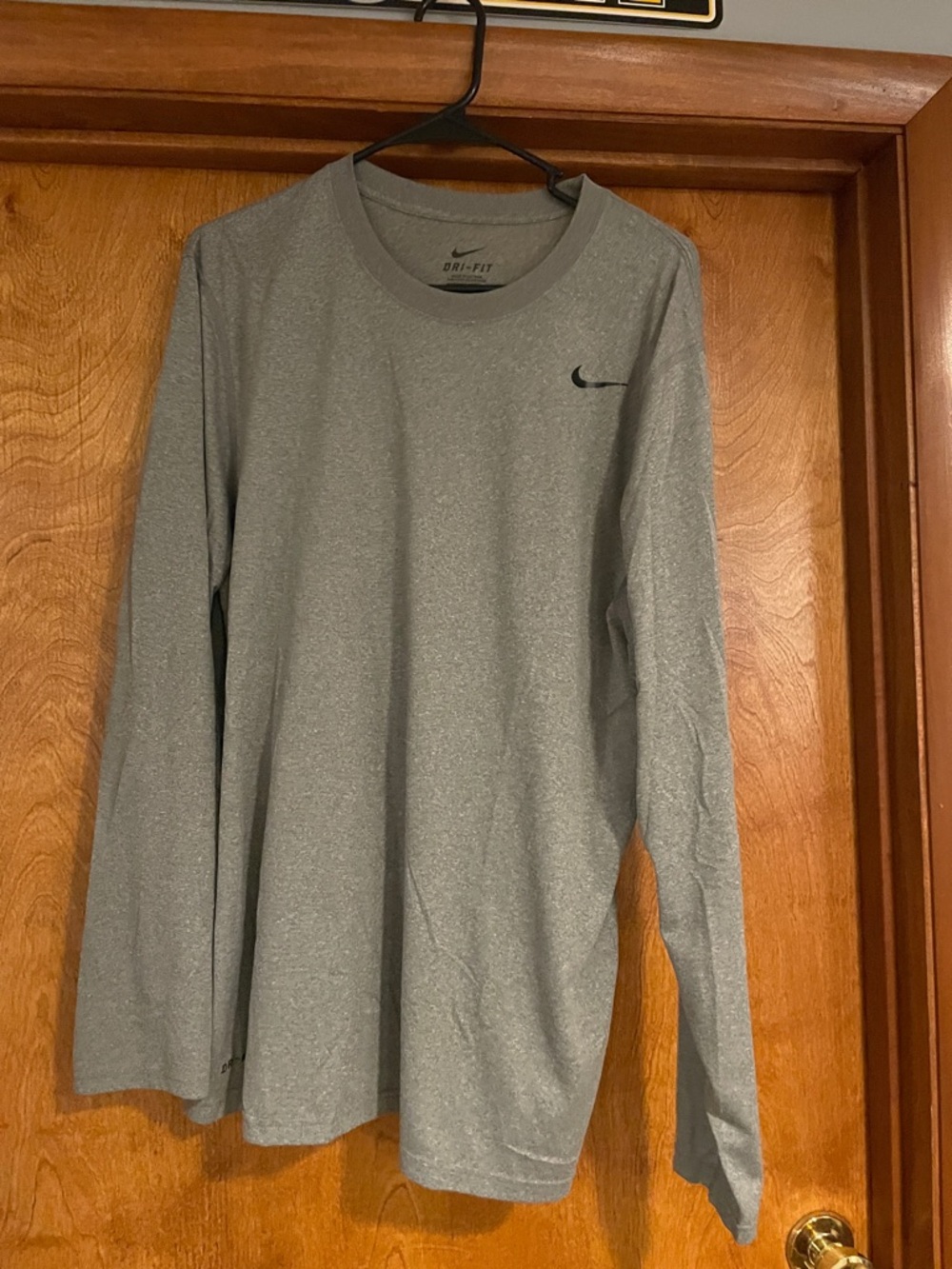 Nike Men’s Heather Gray Dri-FIT Long Sleeve Performance Tee